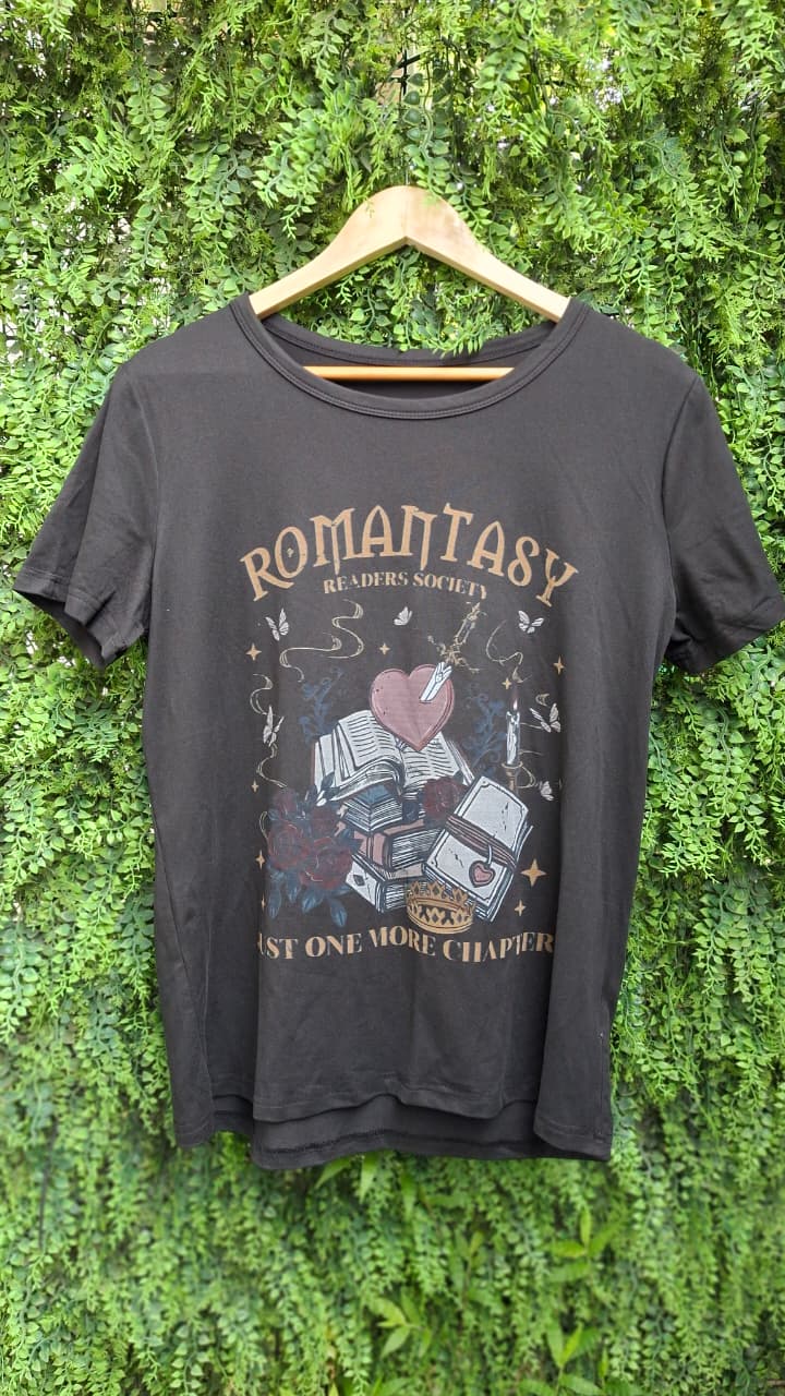 Camiseta “Romantasy Readers Society”