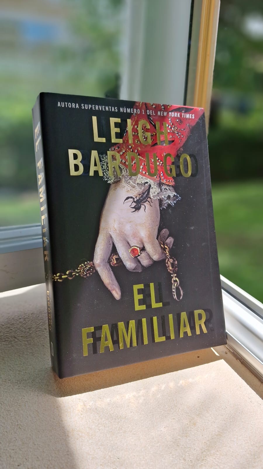 Familiar, El-Cicatrices Literarias