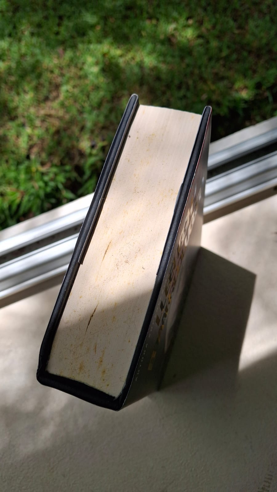 Familiar, El-Cicatrices Literarias