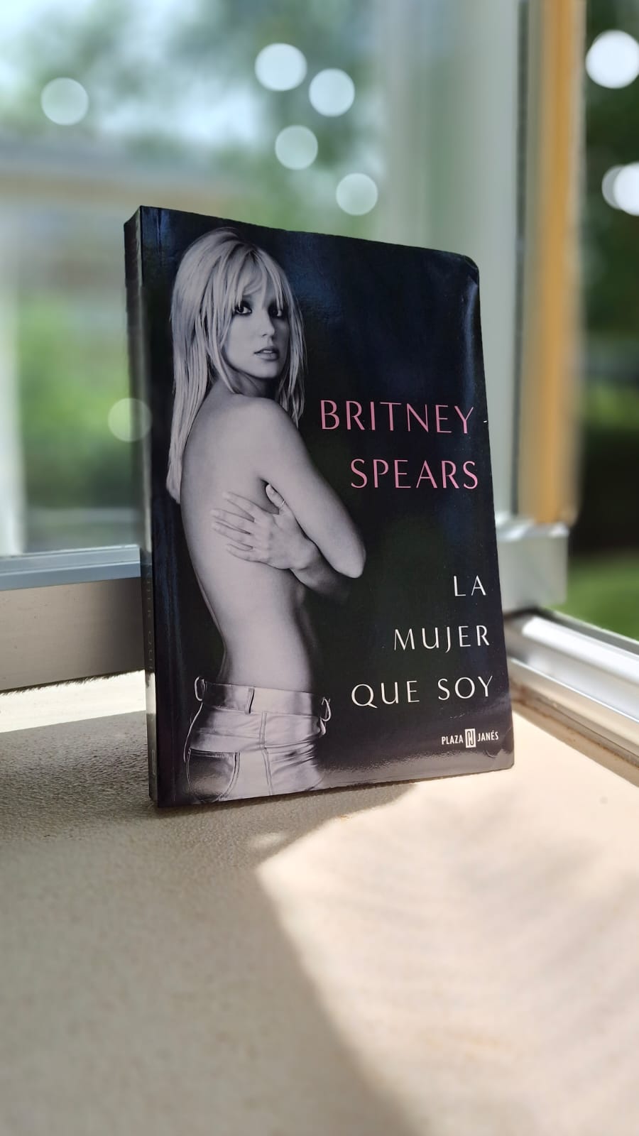 Mujer que soy, La- Cicatrices literarias