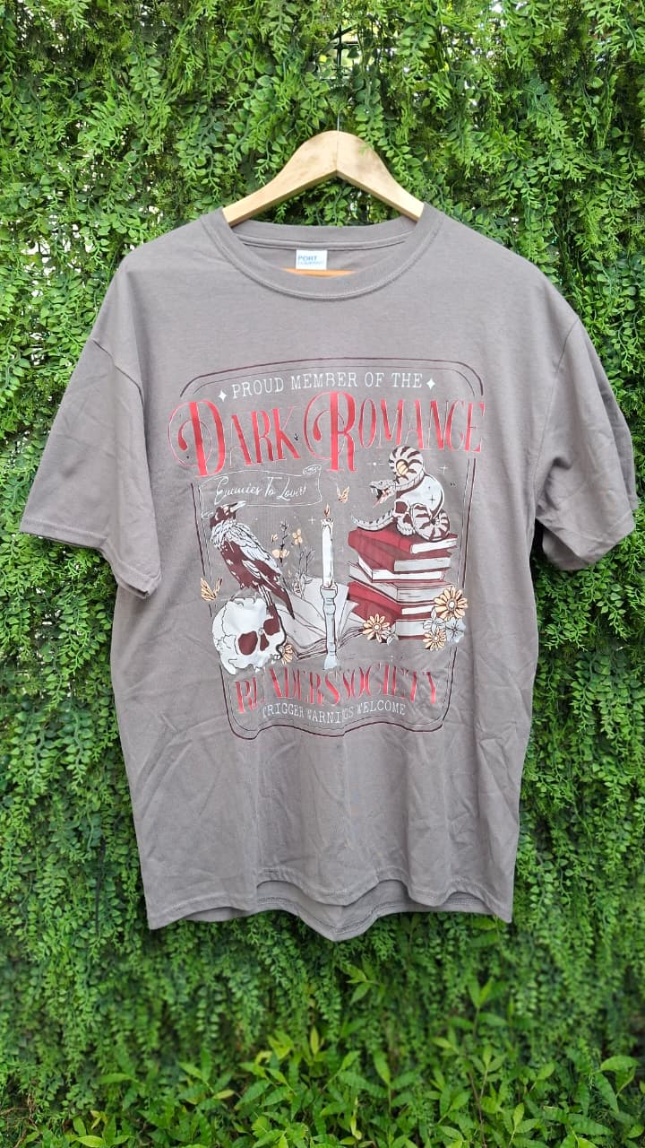 Camiseta “Dark Romance”