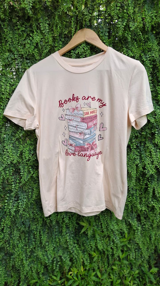 Camiseta “Books Are My Love Language”